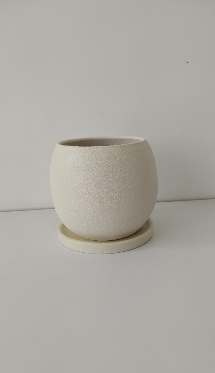 Round Planter 15cm & 20cm