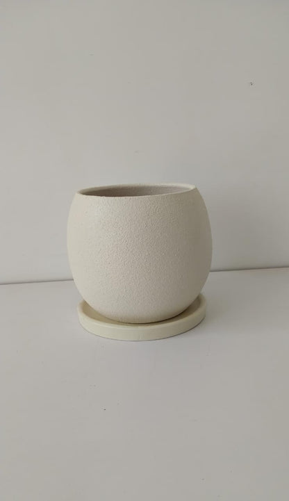 Round Planter 15cm & 20cm