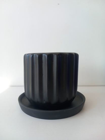 Ribbed Pot