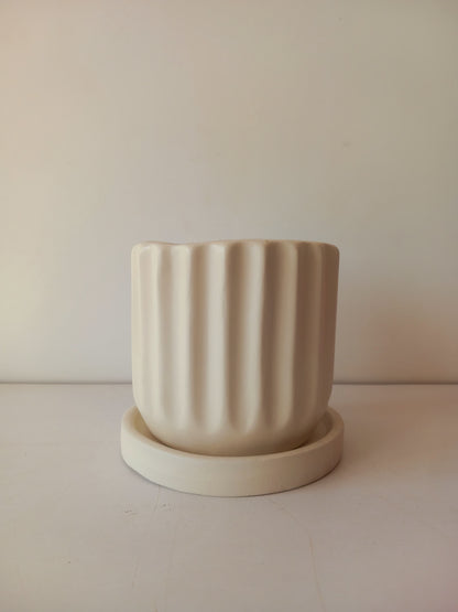 Ribbed Pot