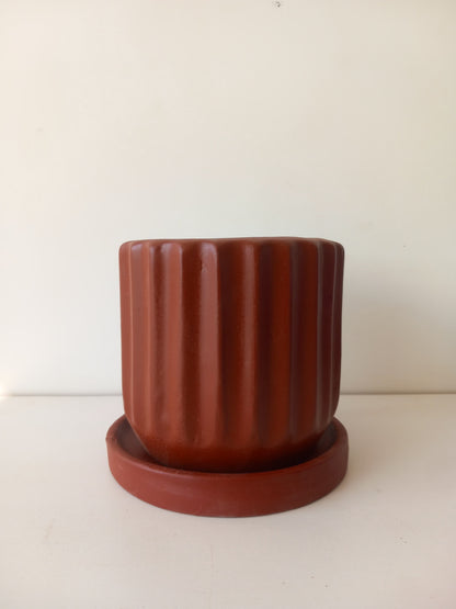 Ribbed Pot
