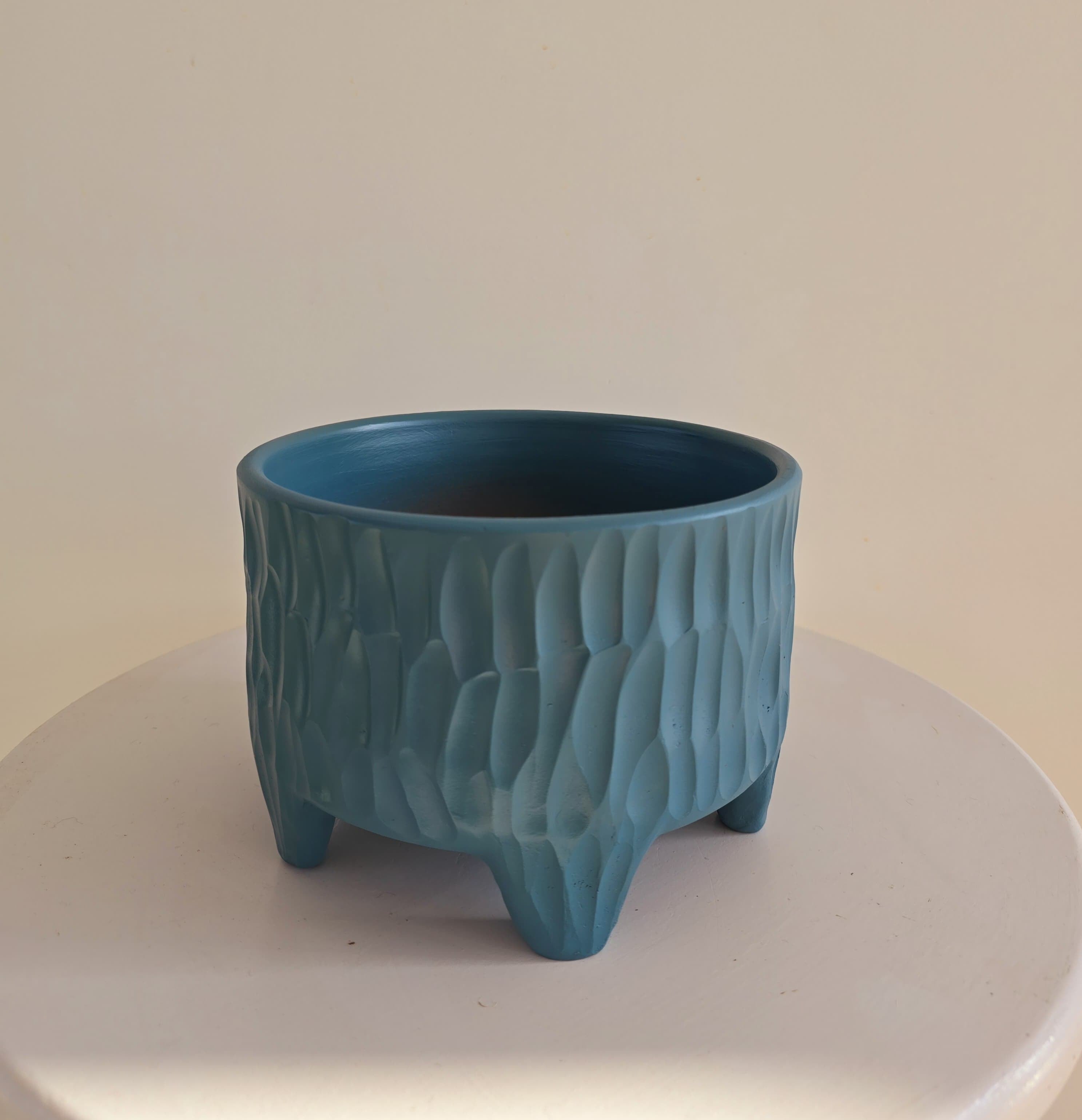 Legged Textured Planter Medium