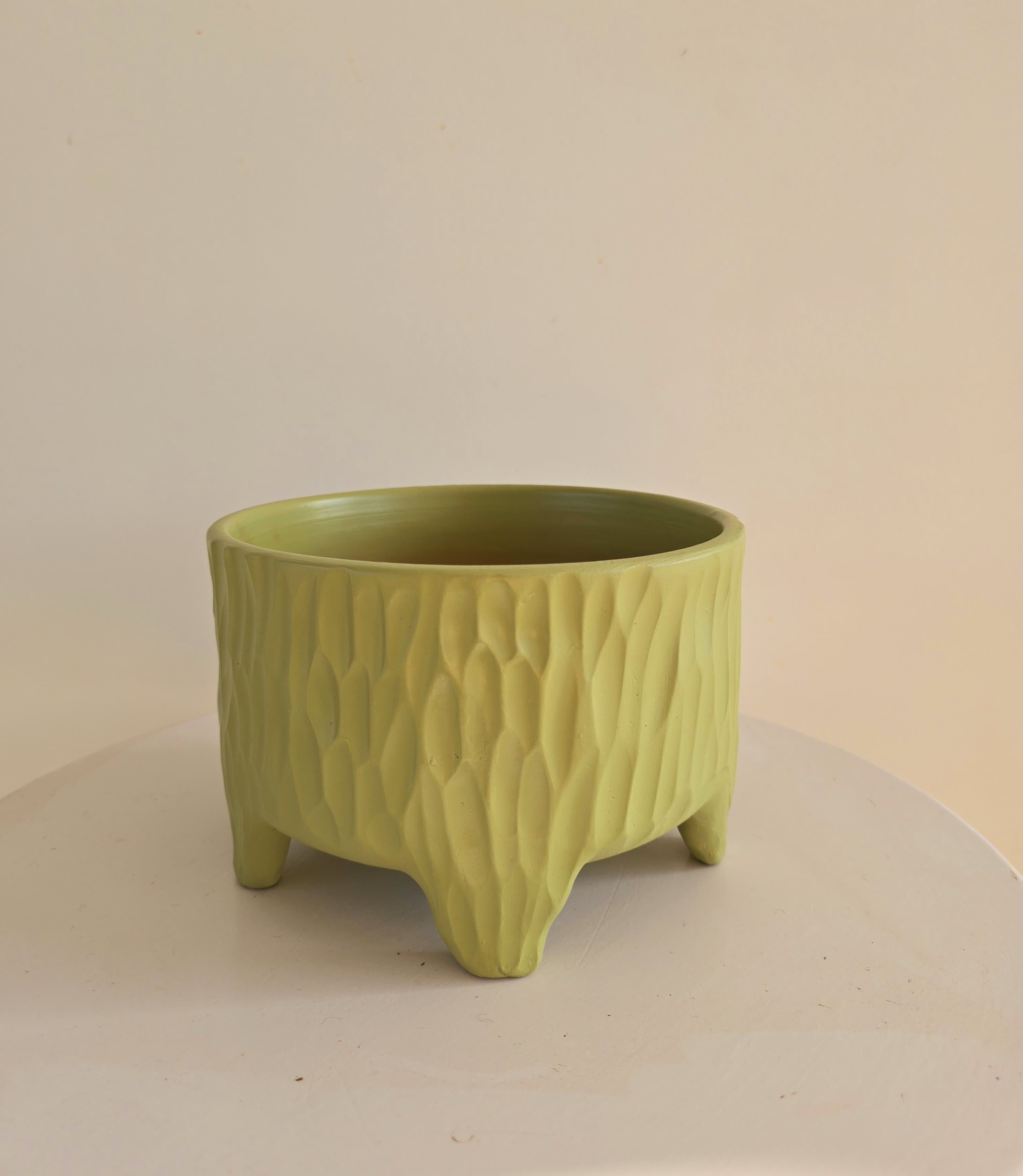 Legged Textured Planter Medium