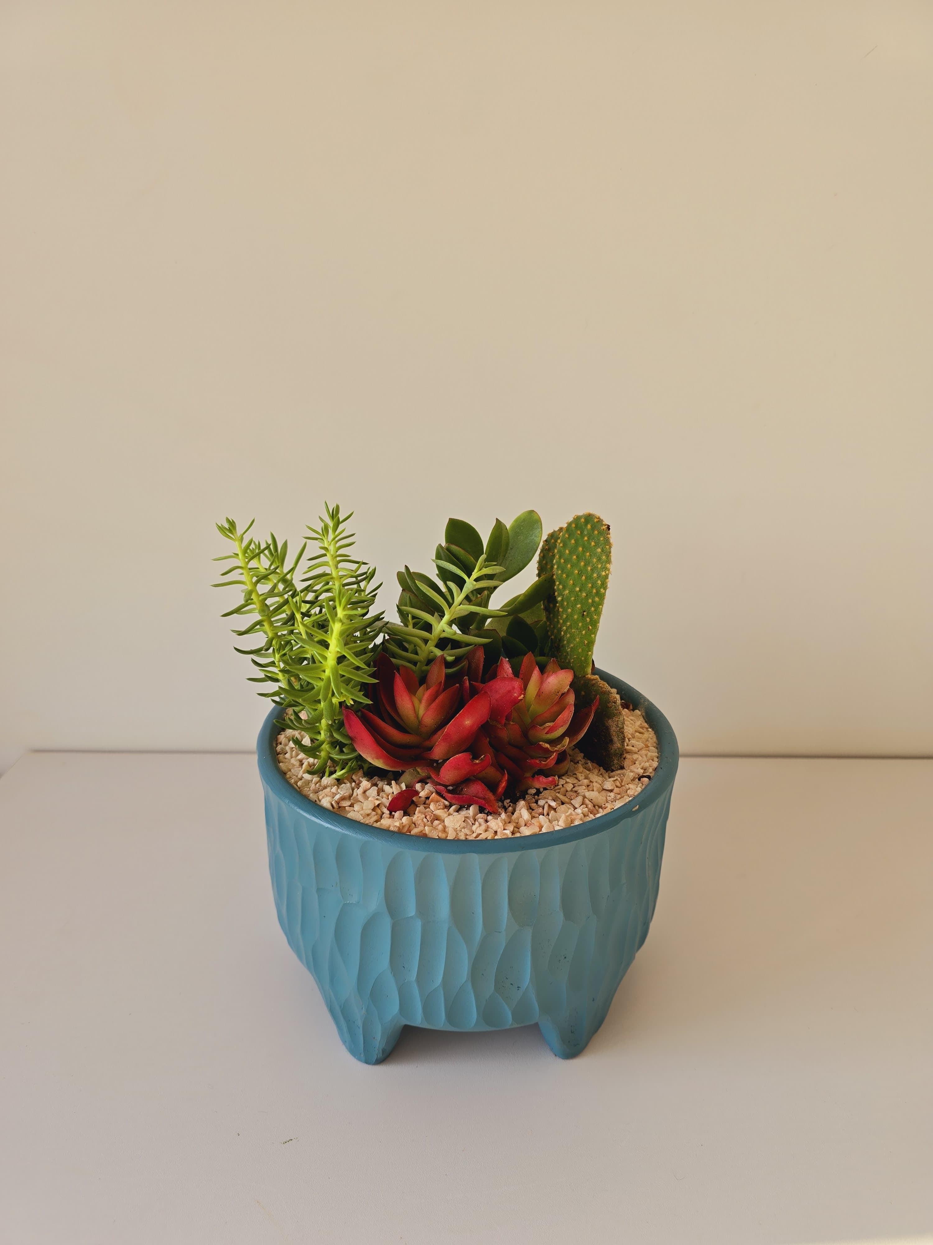 Legged Textured Planter Medium