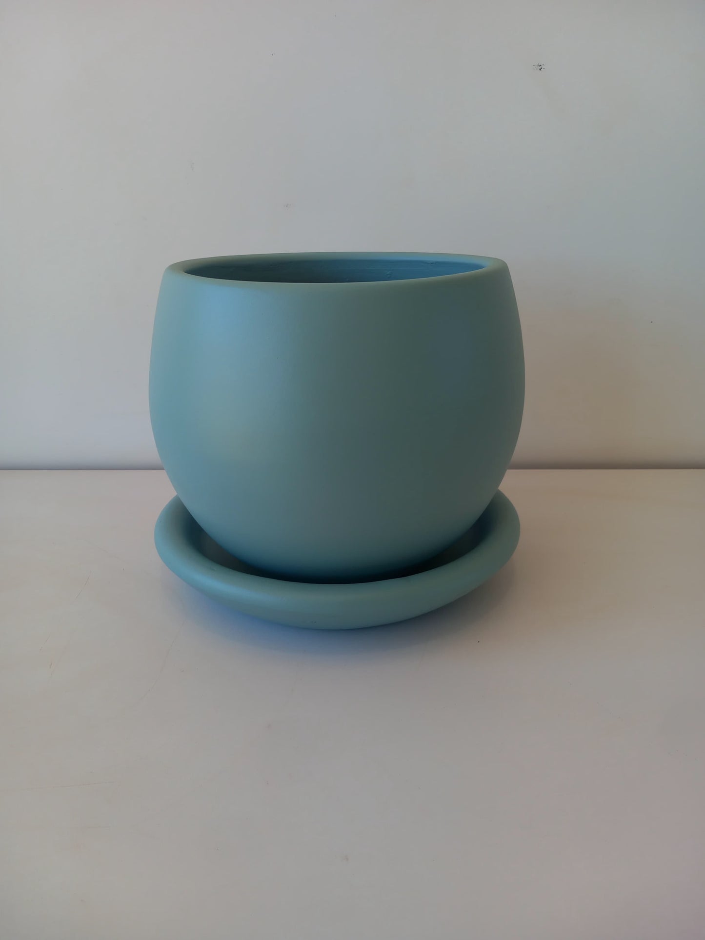 Curvy Planter Multiple sizes