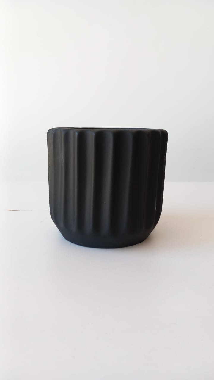 Ribbed Pot